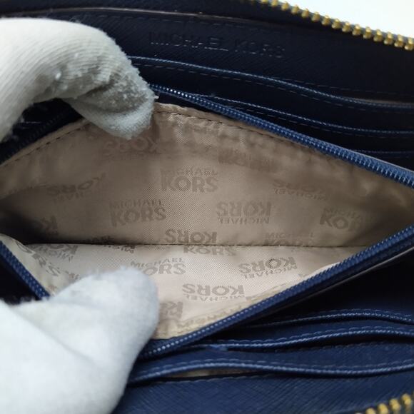 Michael Kors Black Leather Zip Around Credit Card Wallet - Picture 9 of 16